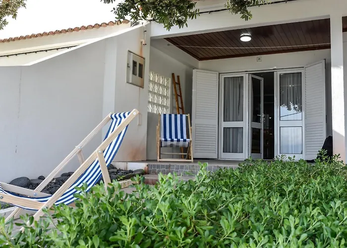 Casa Dos Terreiros Oceanfront Villa *